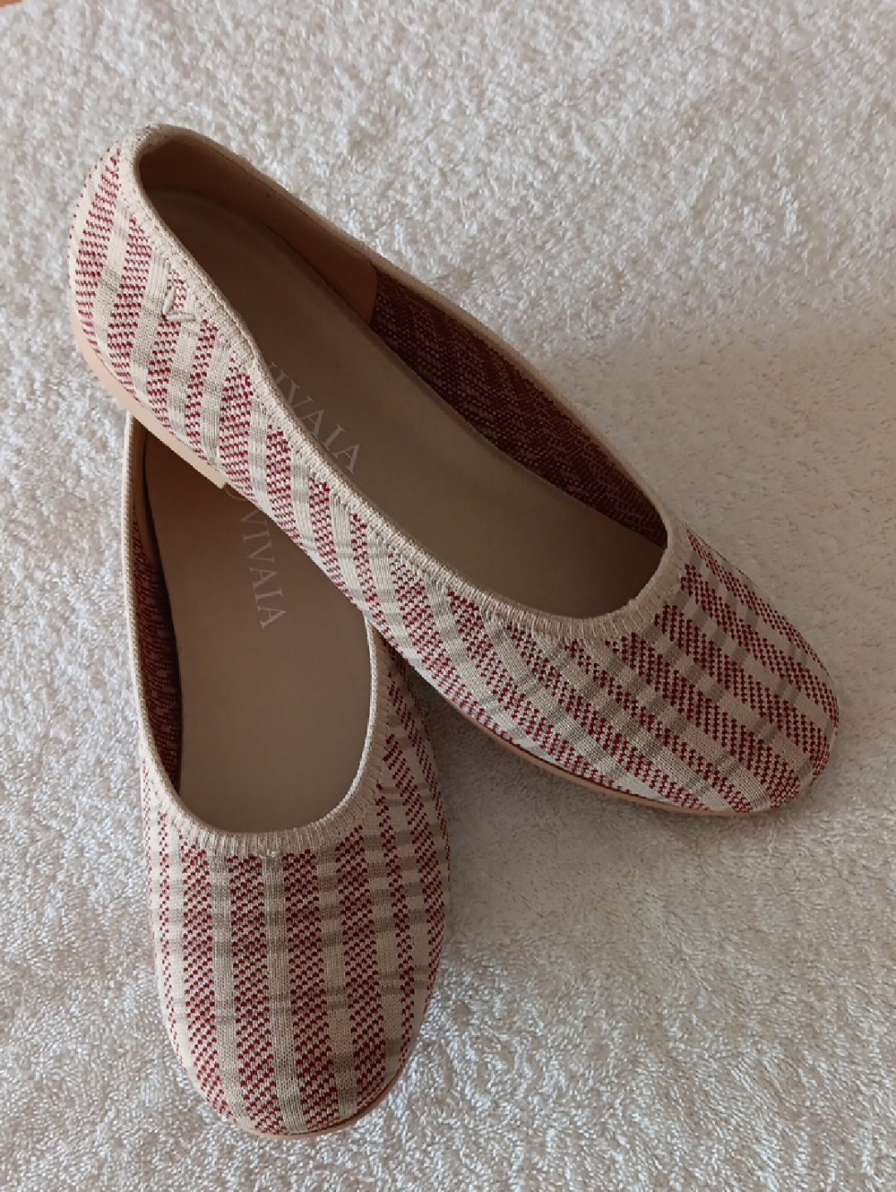 NWOT Vivaia Flats